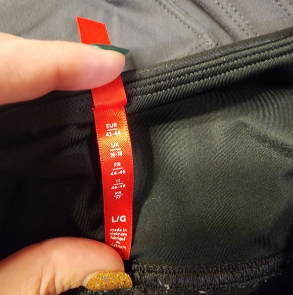 SPANX black faux leather leggings size LG - Picture 6 of 10